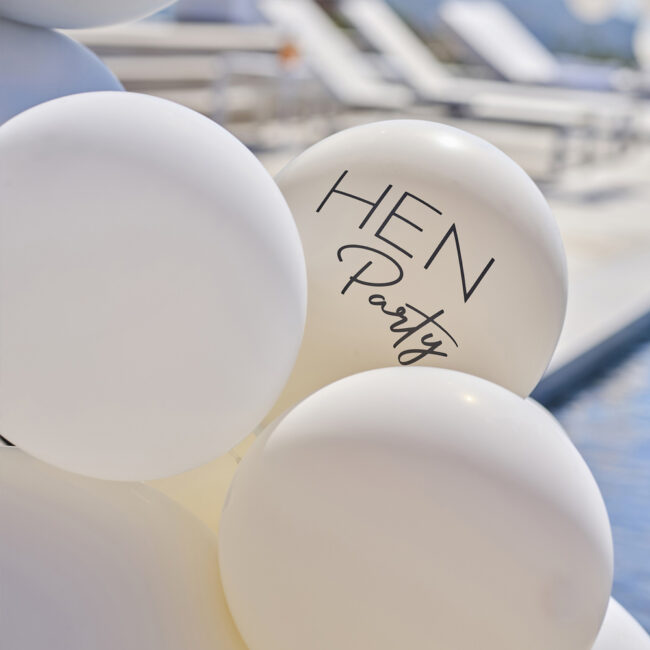ARCH KIT LATEX BALLOONS HEN PARTY WHITE & SILVER 75PCS - Image 4