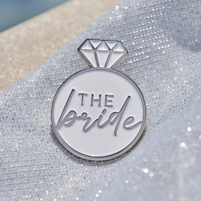 BADGE THE BRIDE RING 3X2.5CM - Image 3