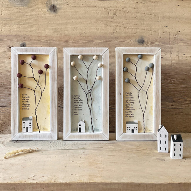 WOODEN FRAME "FAMILY ARE LIKE BRANCHES" 20X10X2.5CM - Image 3