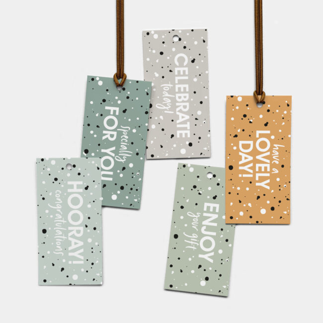 GIFT TAGS RANDOM SPOTS 4X8CM - Image 2