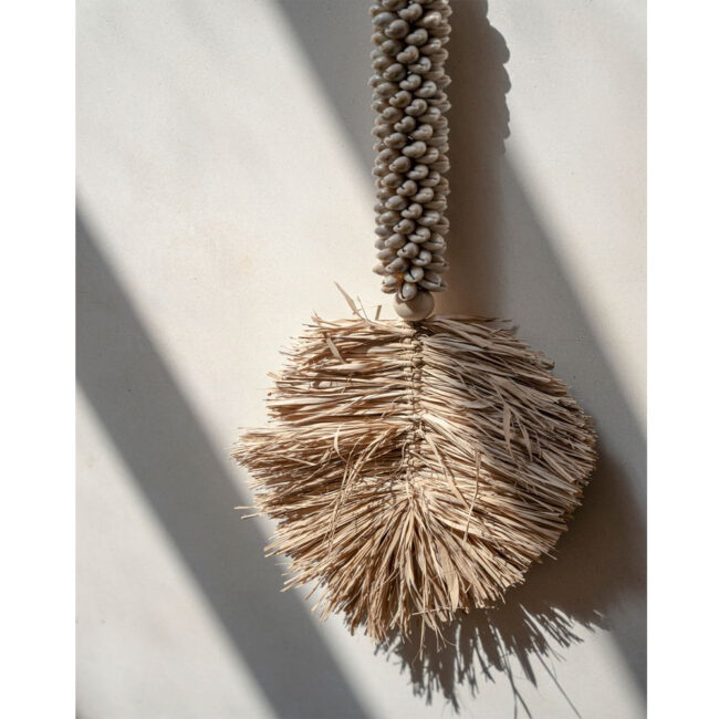 TASSEL RAFFIA SHELL CREAM NATURAL 70CM - Image 4