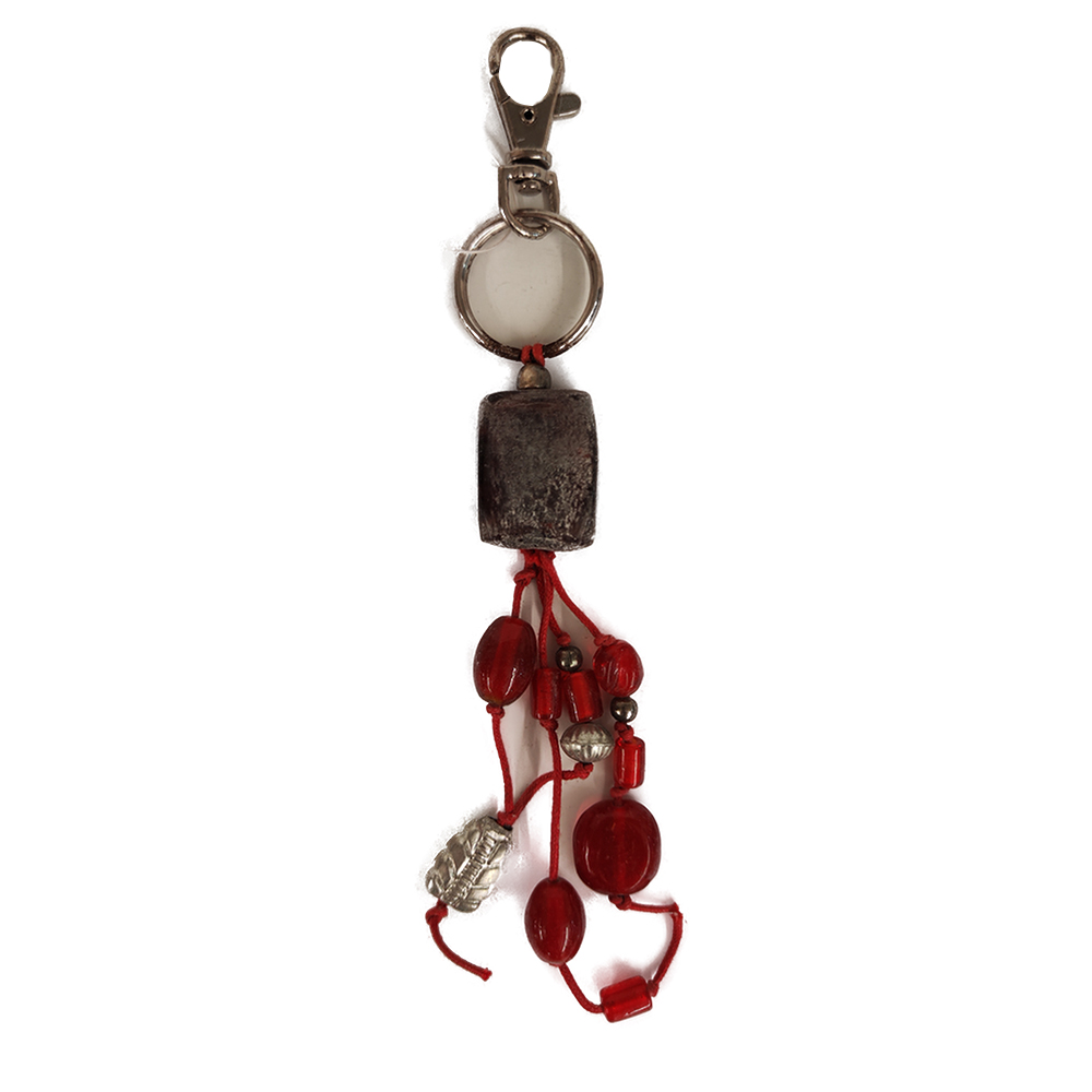 BEADED KEY RING WITH CLIP RED