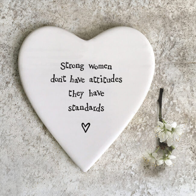 PORCELAIN HEART COASTER STRONG WOMEN DON’T HAVE 10X11CM - Image 3