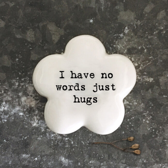 FLOWER TOKEN HAVE NO WORDS JUST HUGS 3,5X3,5X1,6CM - Image 3