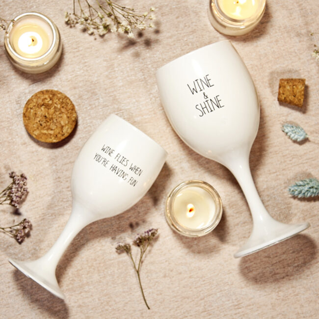 SOY CANDLE WINE FLIES WHEN YOU'RE HAVING FUN FRESH COTTON 6X13.5CM - Image 3
