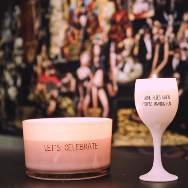 SOY CANDLE WINE FLIES WHEN YOU'RE HAVING FUN FRESH COTTON 6X13.5CM - Image 4