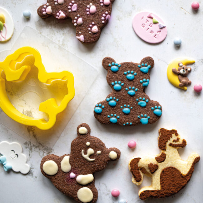 SET OF 2 COOKIE CUTTERS AND 4 STENCILS BABY - Image 3