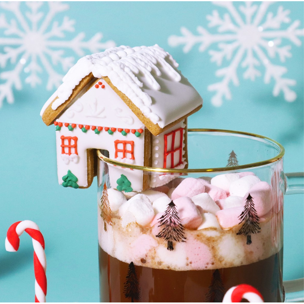SET OF 3 CHRISTMAS COOKIE CUTTERS MINI GINGERBREAD HOUSE MUG - Image 2