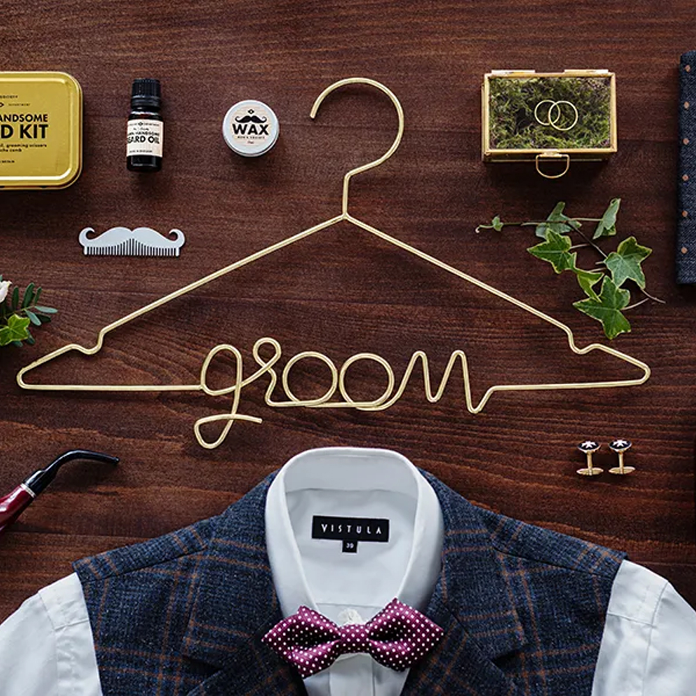 METAL HANGER GROOM GOLD 45X27CM - Image 2