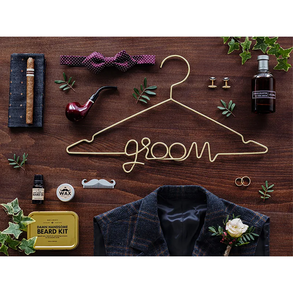 METAL HANGER GROOM GOLD 45X27CM - Image 3