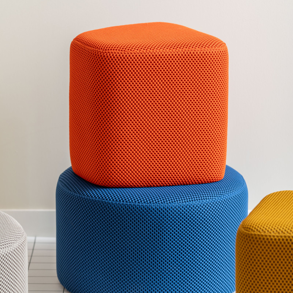 POUF RETRO MESH TRIANGLE BRIGHT ORANGE 36X36CM - Image 2